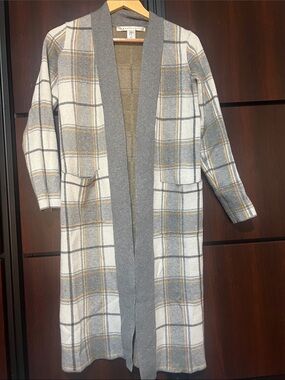 Max Studio Gray Cardigan with Mustard Plaid Interior